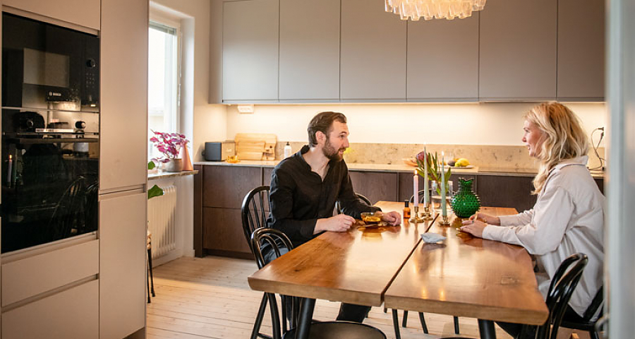 Bild Clara Larsson och Philipp Goldberg har bott ihop i sin gemensamma bostadsrätt i ett halvår. Foto: Anders G Warne