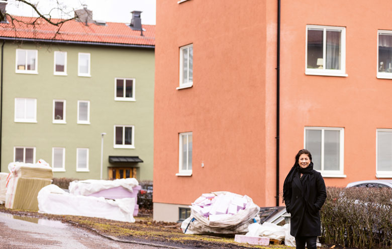 Elin Granat bor i föreningen och är mycket nöjd med renoveringens resultat. Foto: David Einar